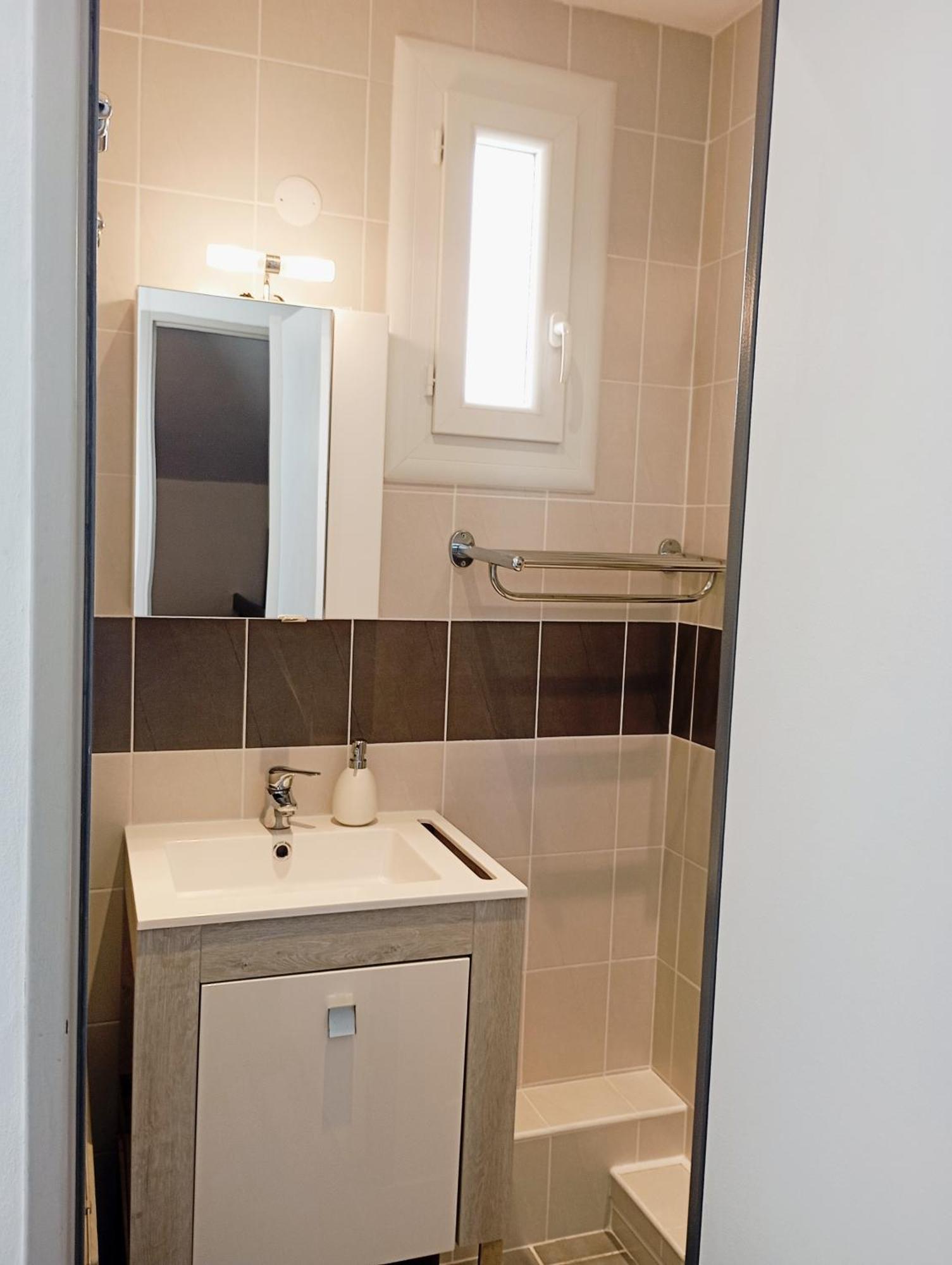 Grand Appartement Proche Port Et Plages, 6 A 8 Pers, 3 Chambres, Climatise آجد المظهر الخارجي الصورة