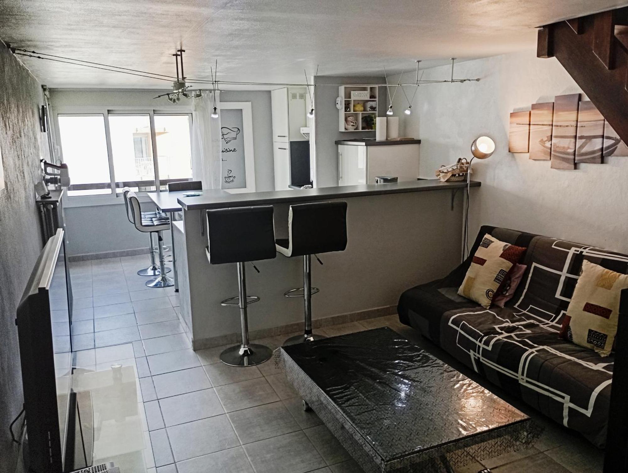 Grand Appartement Proche Port Et Plages, 6 A 8 Pers, 3 Chambres, Climatise آجد المظهر الخارجي الصورة